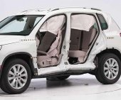 2015 Volkswagen Tiguan IIHS Side Impact Crash Test Picture